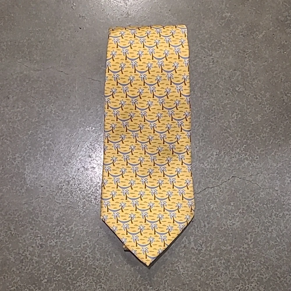 BROOKS BROTHERS 100% SILK PALM TREE PRINT NECK TIE